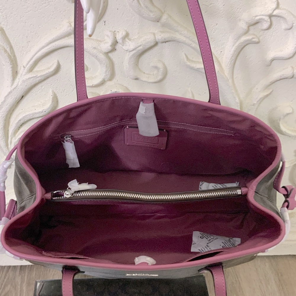 Coach Signature Canvas Drawstring Carryall Nwt - image 7